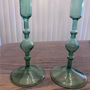 Poketo or Jansen Home light green
Candle sticks
